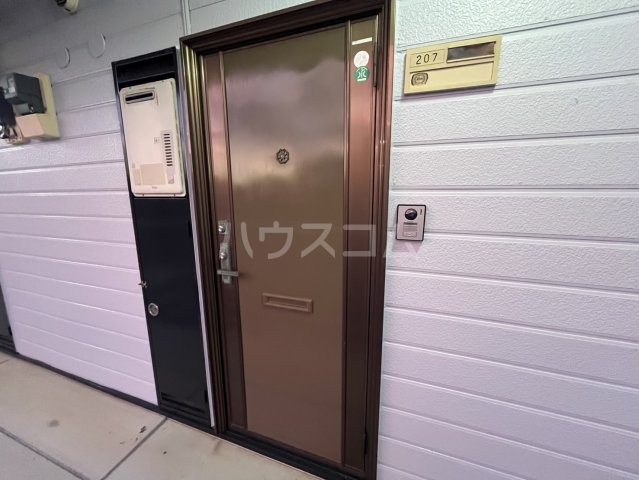 24/30 エントランス