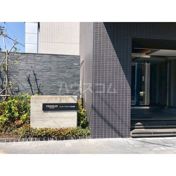 17/27 エントランス