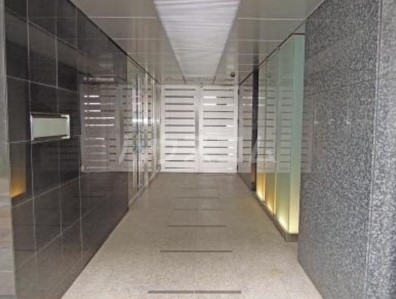 2/2 エントランス