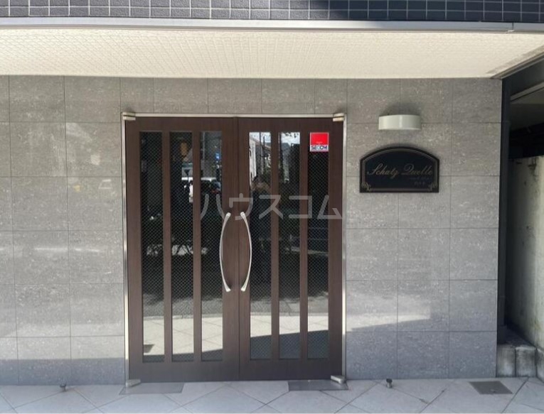 5/5 エントランス