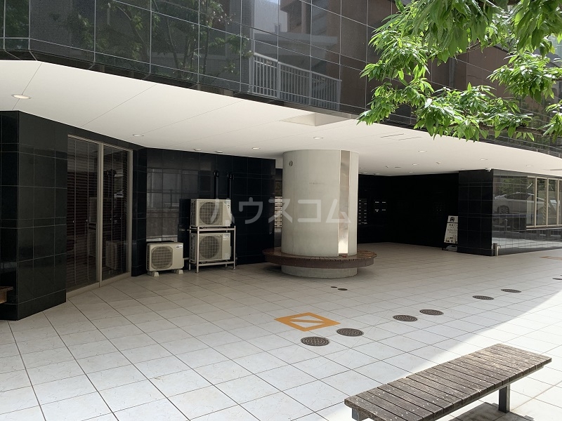 13/17 エントランス