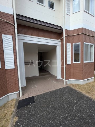 27/30 エントランス