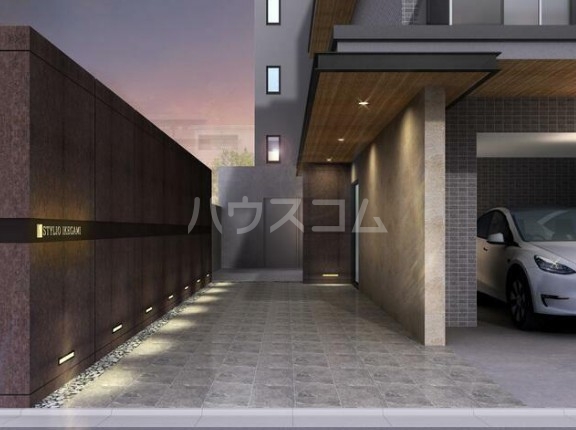 15/23 エントランス