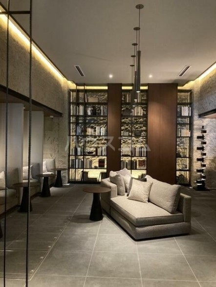 16/26 エントランス