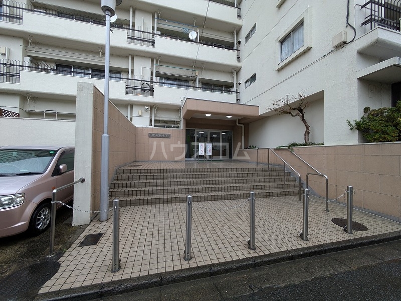 26/30 エントランス