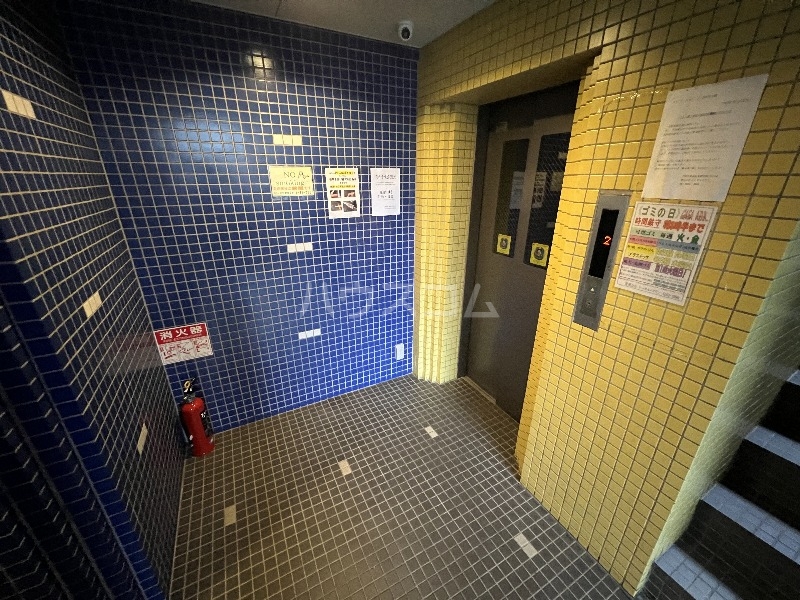 25/30 エントランス