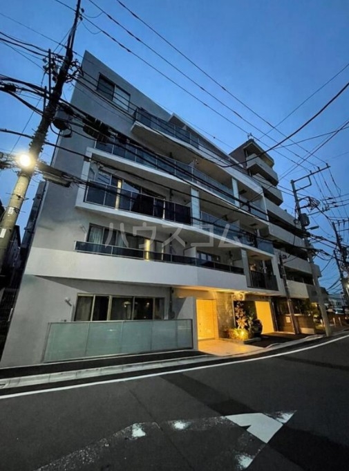 13/17 エントランス