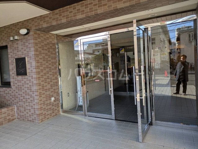 2/3 エントランス