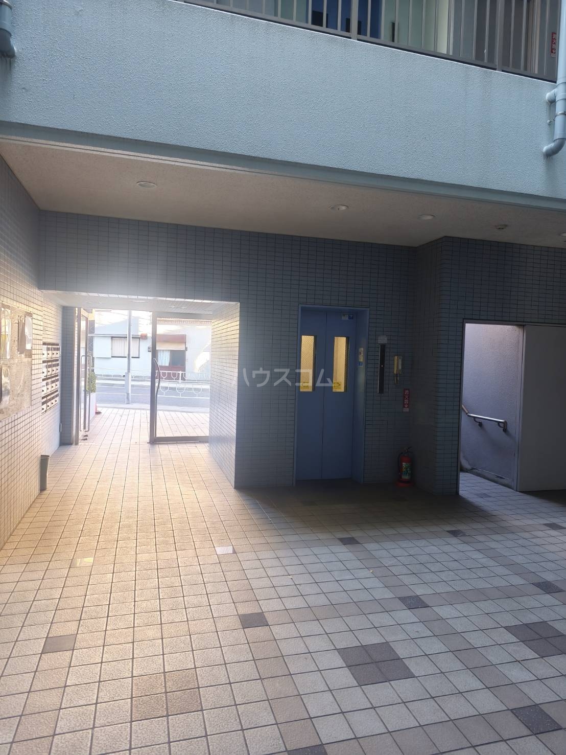 22/30 エントランス