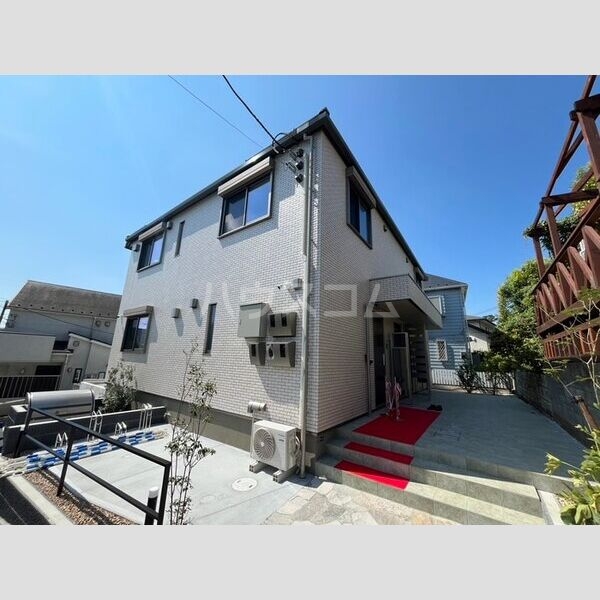 13/17 エントランス