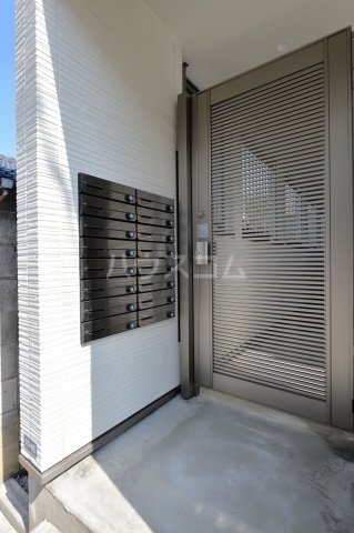 13/13 エントランス