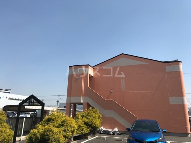 23/25 エントランス