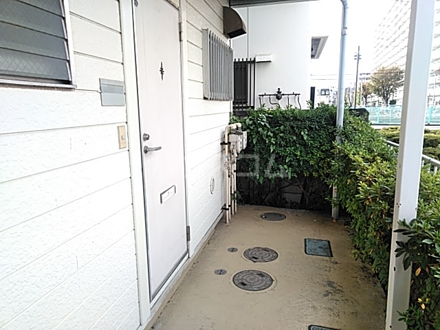 28/30 エントランス