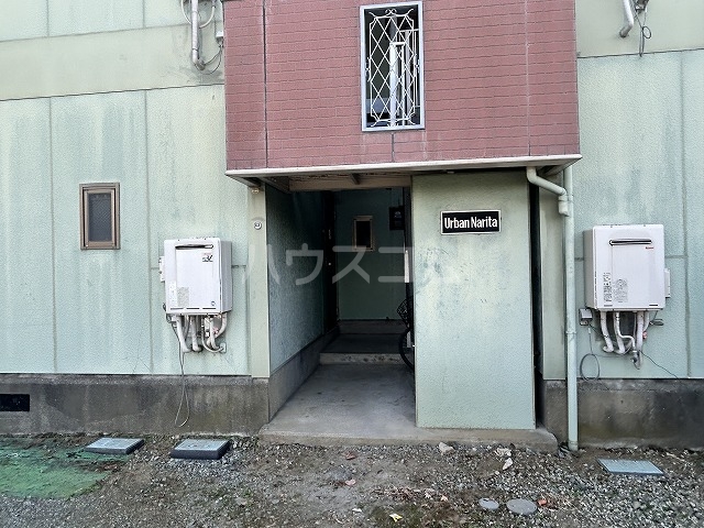 28/30 エントランス