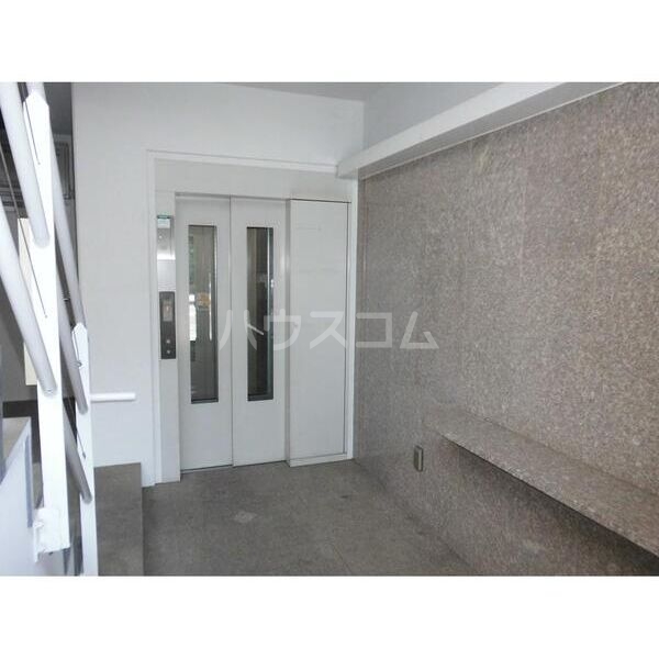 19/29 エントランス