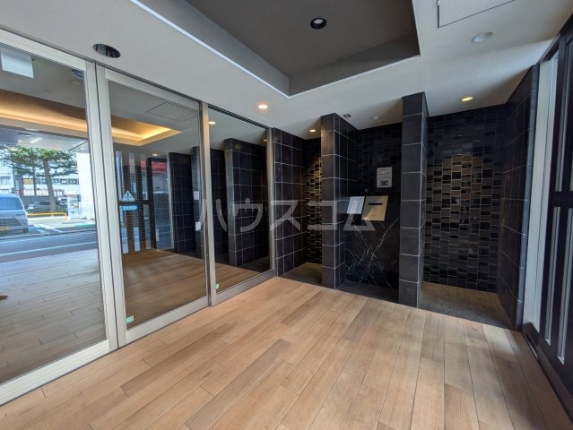 20/30 エントランス