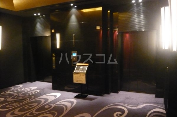 25/30 エントランス