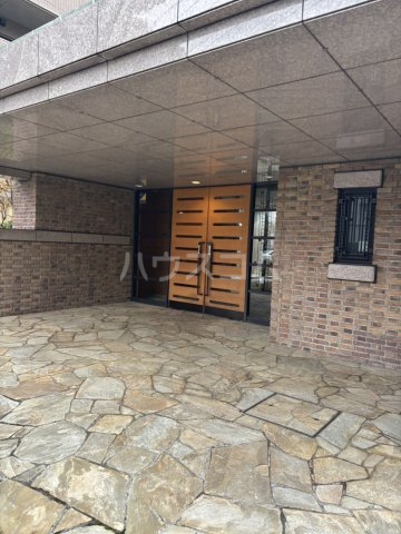 25/30 エントランス