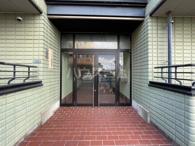 15/25 エントランス