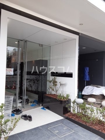 16/27 エントランス