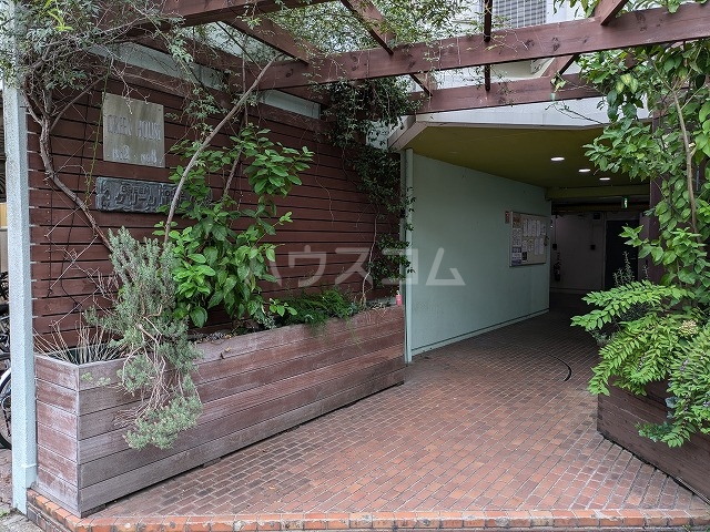 3/7 エントランス