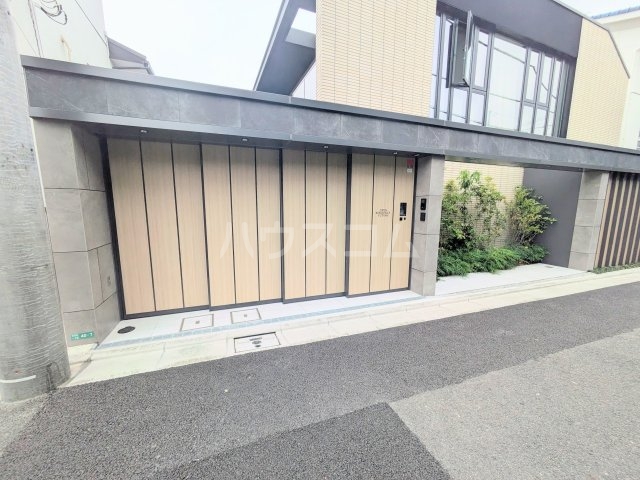 21/25 エントランス