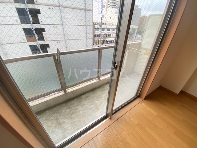 21/26 バルコニー