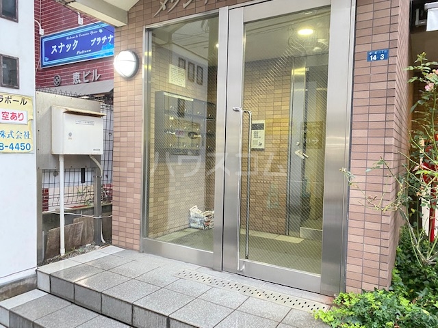 3/5 エントランス