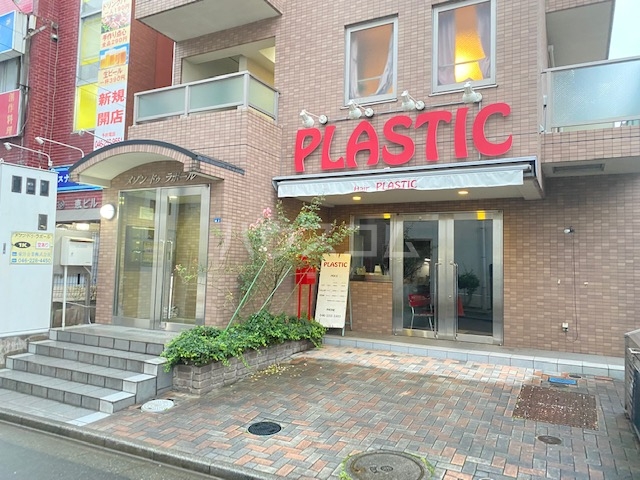 5/5 エントランス