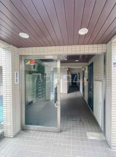 17/18 エントランス