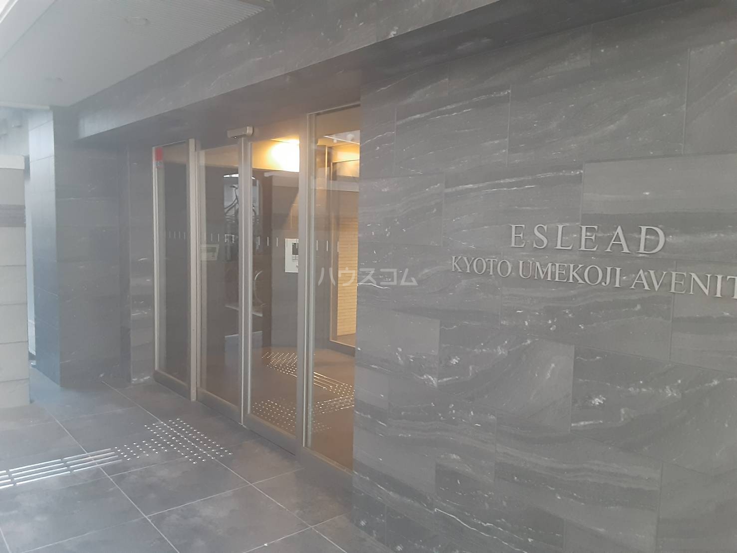 17/18 エントランス