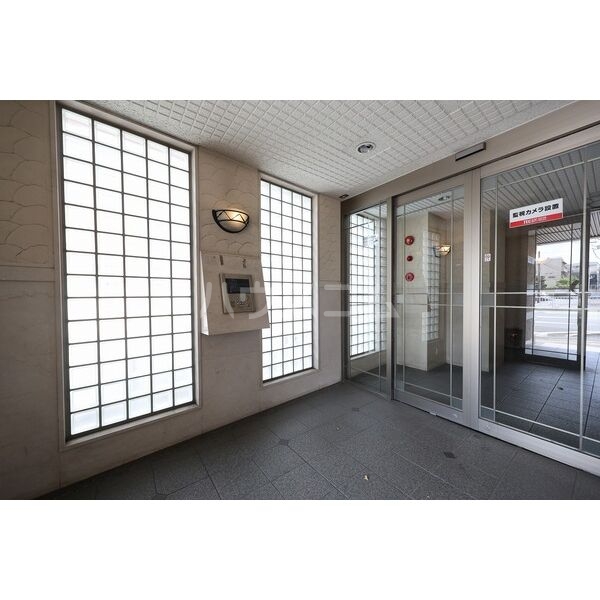 13/22 エントランス