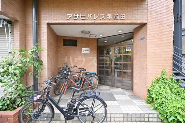 23/30 エントランス