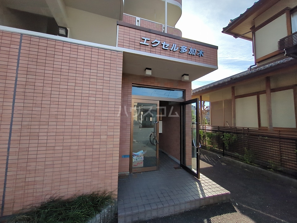 19/30 エントランス