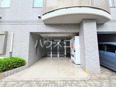 14/23 エントランス