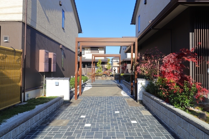 13/22 エントランス