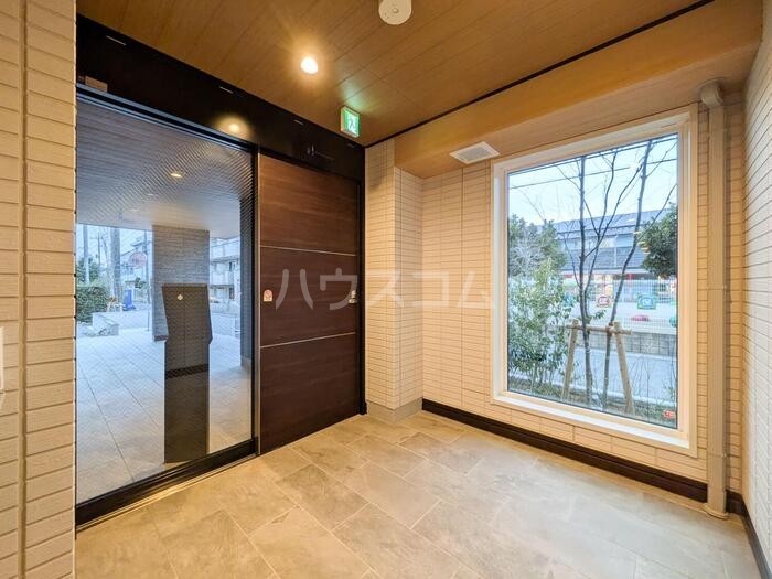 14/20 エントランス