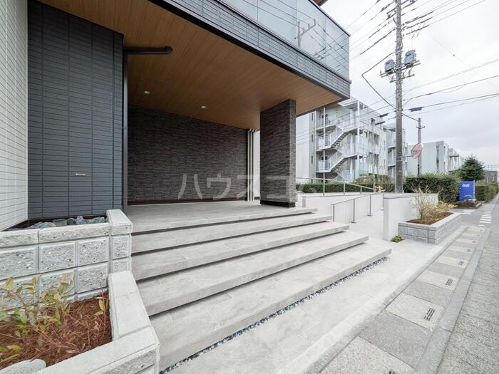 15/21 エントランス