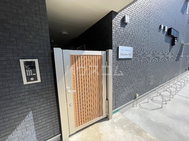 17/23 エントランス