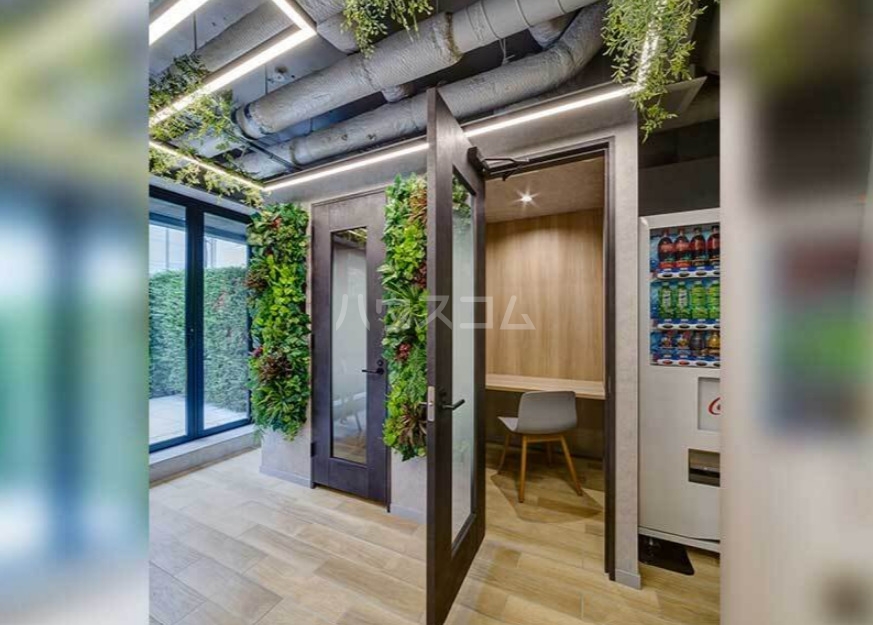 17/20 エントランス