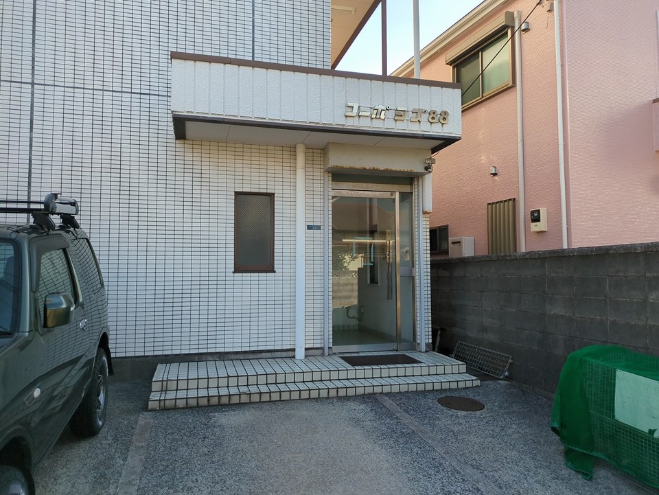 24/26 エントランス