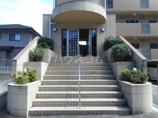 22/30 エントランス