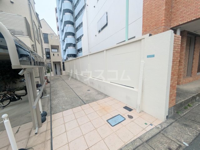 21/29 エントランス