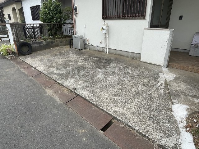 2/3 駐車場
