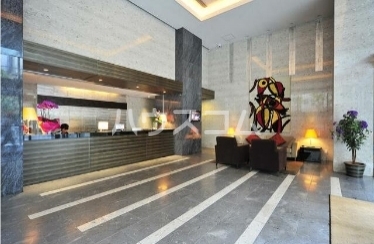 18/23 エントランス