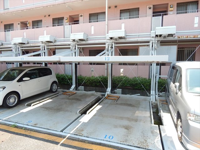 17/27 駐車場