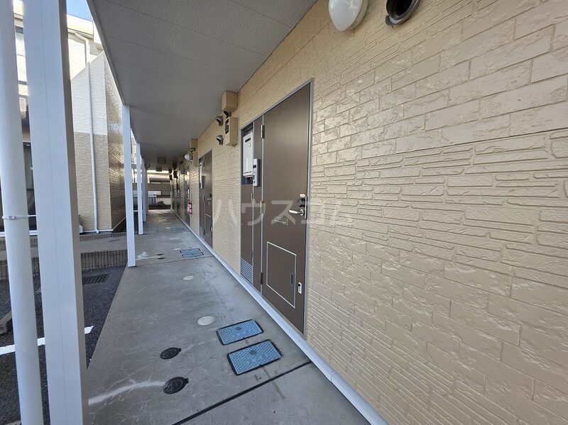 20/30 エントランス