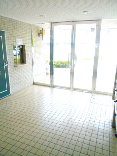 27/30 エントランス