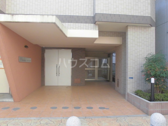 22/30 エントランス