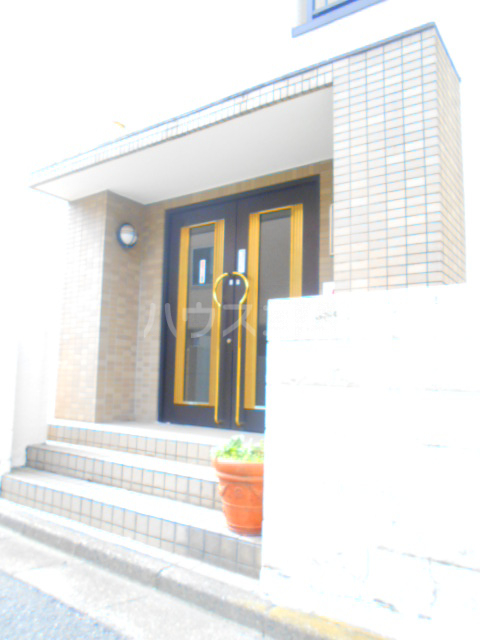 23/30 エントランス